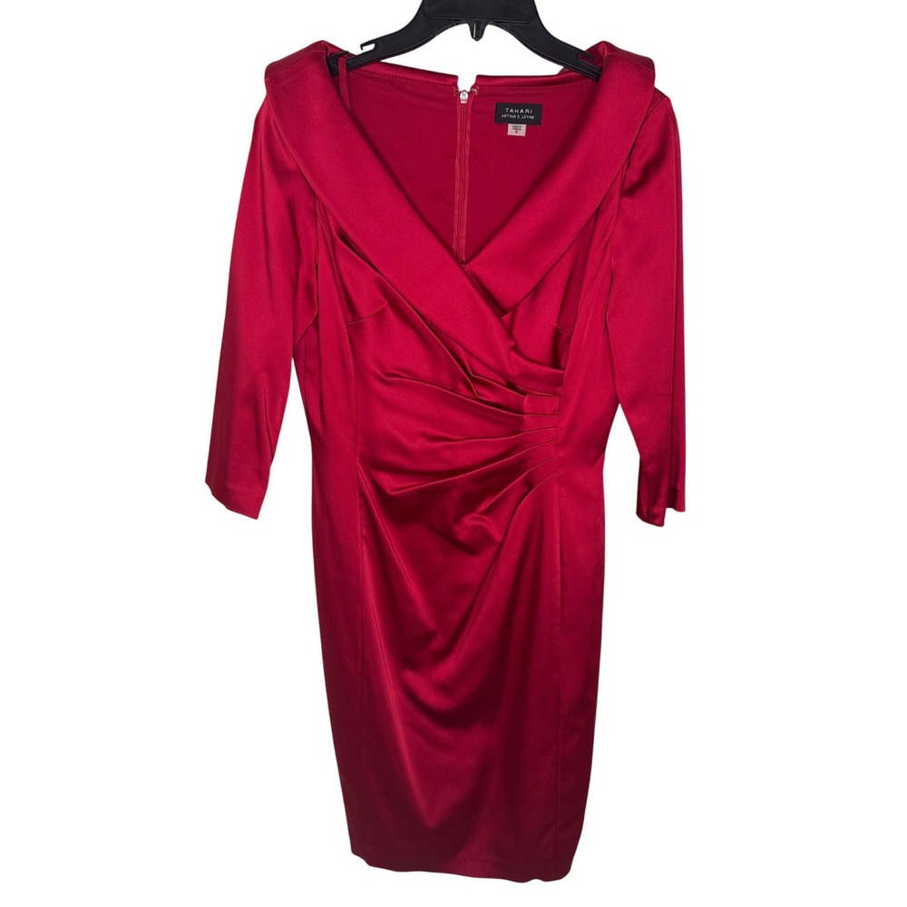 Tahari Arthur Levine Red Satin Drape Neck 3/4 Sleeve Sheath Dress Size 8‎